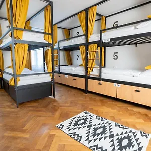 Hostel White Wolf House &, Prague